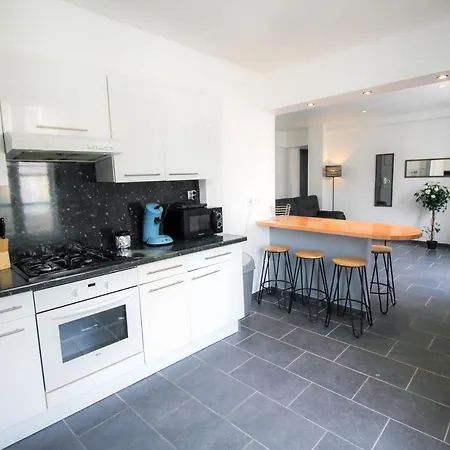 Calme Et Spacieux, Cité Et Ville à Pied, Wifi, 2 Chambres, 3 Lits