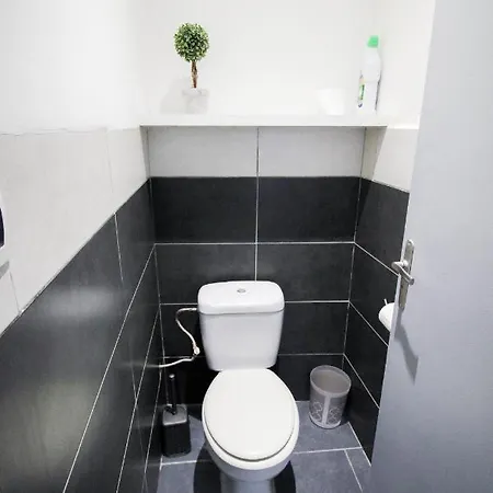 Calme Et Spacieux, Cité Et Ville à Pied, Wifi, 2 Chambres, 3 Lits