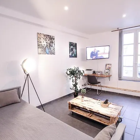 Apartamento Calme Et Spacieux, Cité Et Ville à Pied, Wifi, 2 Chambres, 3 Lits *