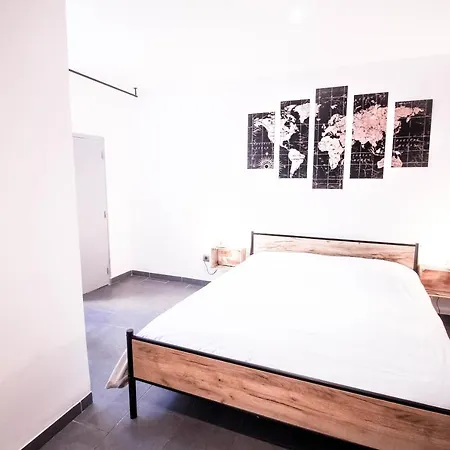 شقة Calme Et Spacieux, Cite Et Ville A Pied, Wifi, 2 Chambres, 3 Lits قرقشونه