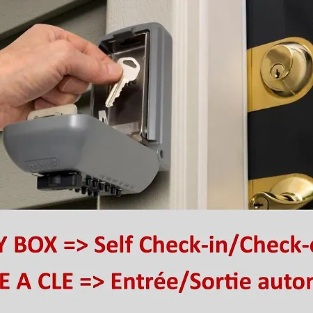شقة Calme Et Spacieux, Cite Et Ville A Pied, Wifi, 2 Chambres, 3 Lits قرقشونه